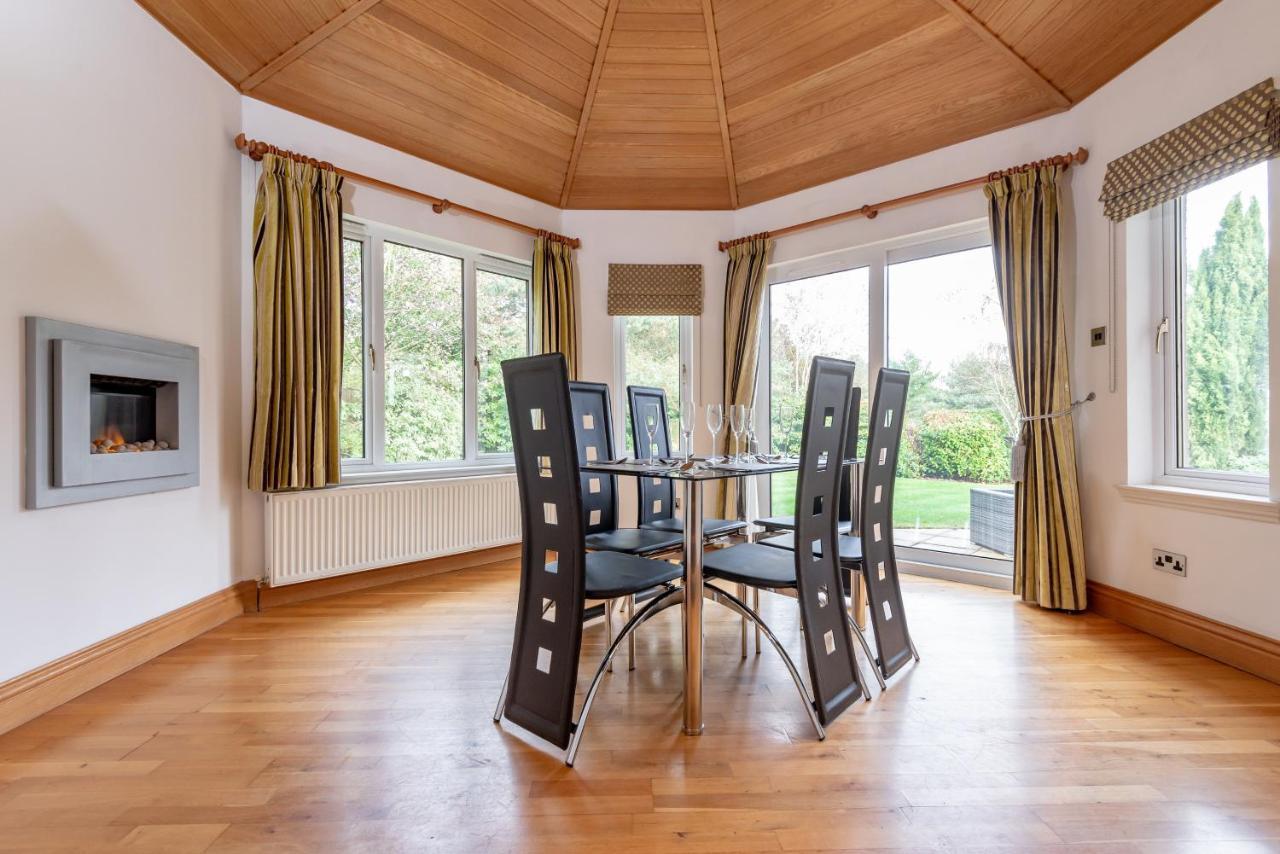 Luxury 6-Bed House With Pool Villa Glenrothes Buitenkant foto