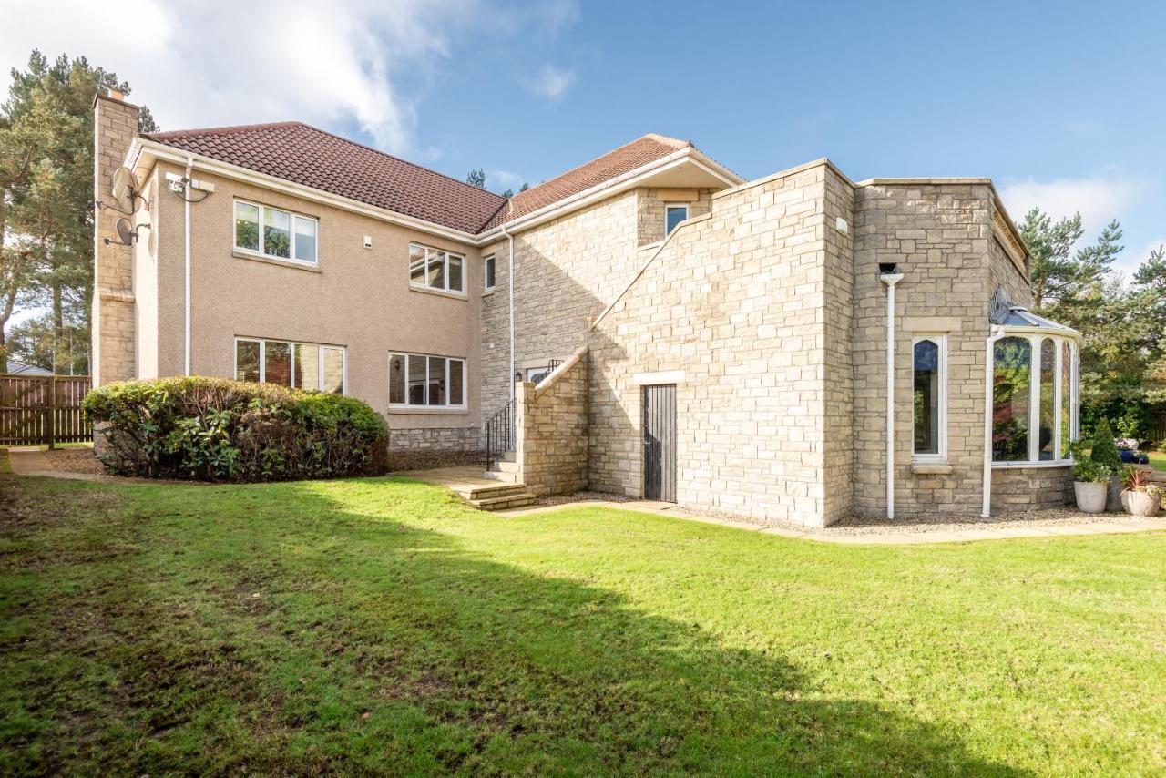 Luxury 6-Bed House With Pool Villa Glenrothes Buitenkant foto