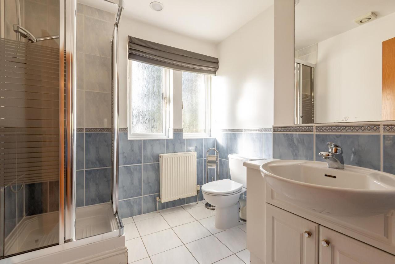 Luxury 6-Bed House With Pool Villa Glenrothes Buitenkant foto