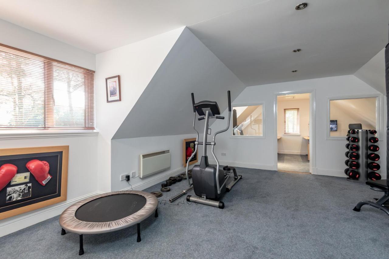 Luxury 6-Bed House With Pool Villa Glenrothes Buitenkant foto