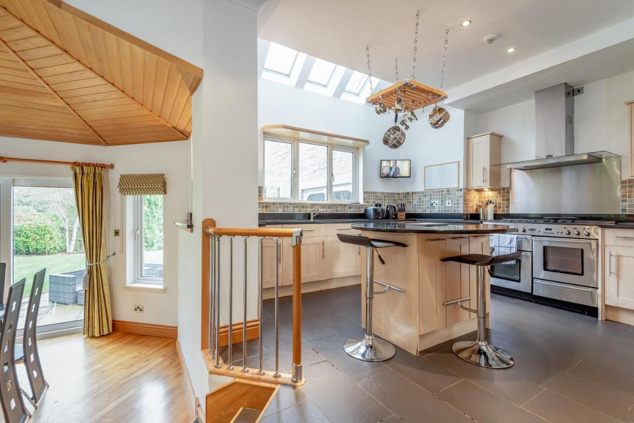 Luxury 6-Bed House With Pool Villa Glenrothes Buitenkant foto