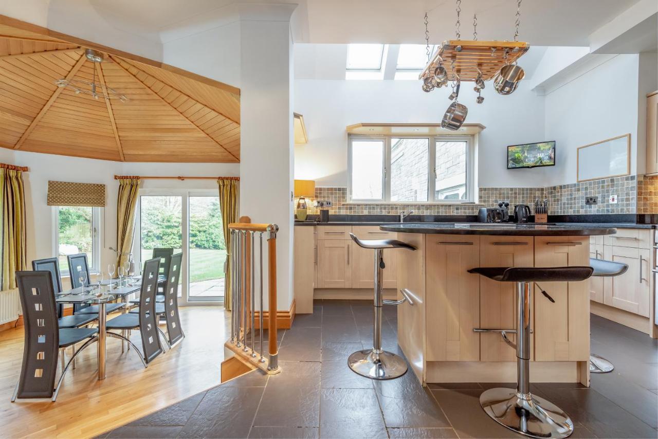 Luxury 6-Bed House With Pool Villa Glenrothes Buitenkant foto