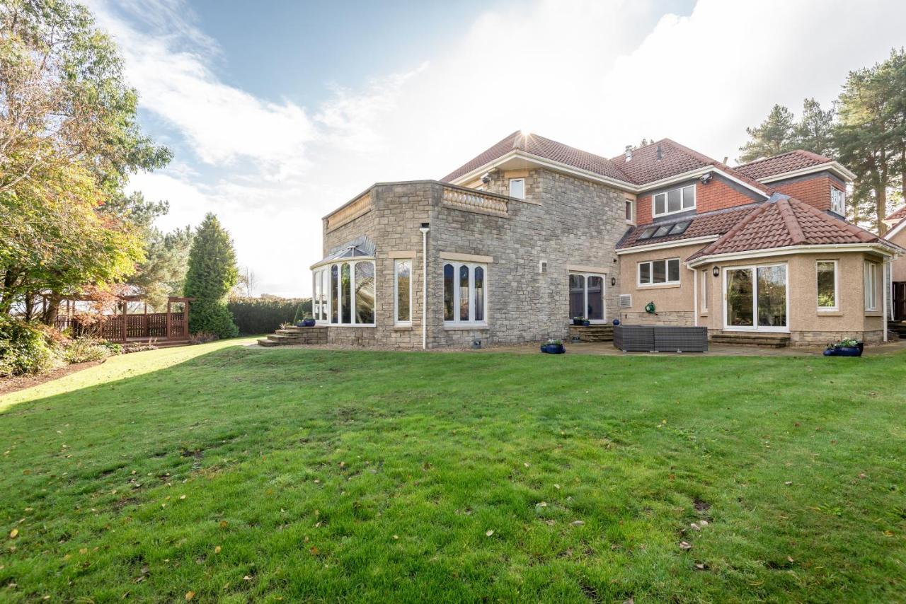 Luxury 6-Bed House With Pool Villa Glenrothes Buitenkant foto
