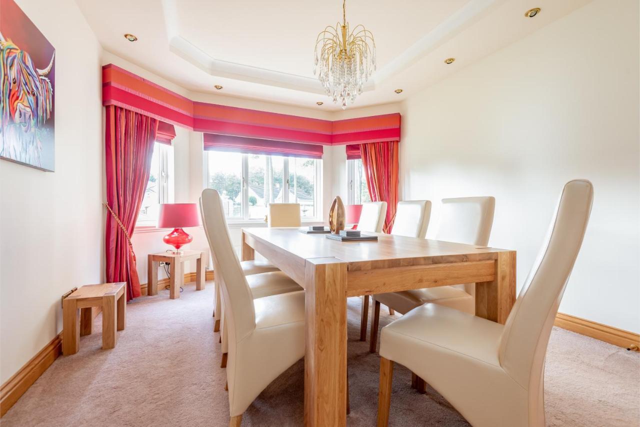 Luxury 6-Bed House With Pool Villa Glenrothes Buitenkant foto