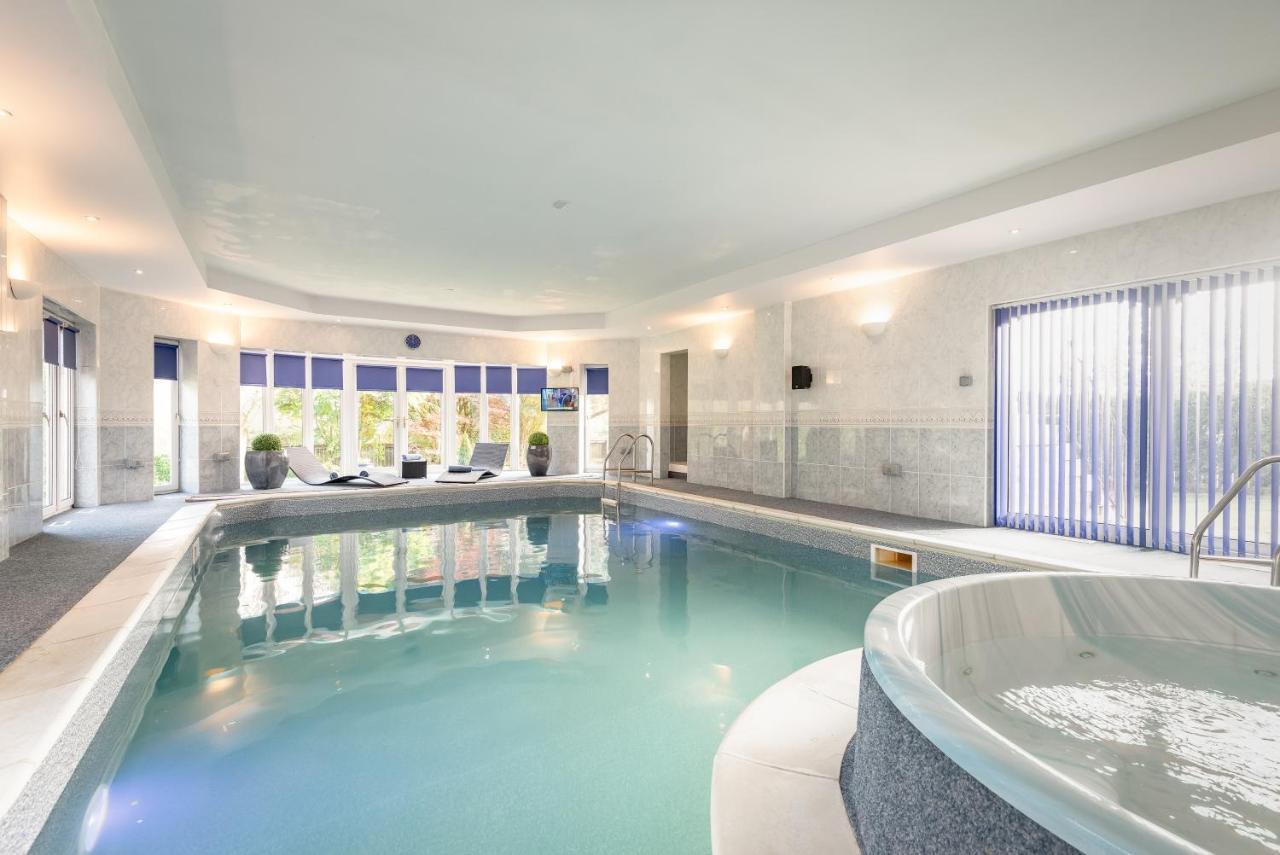 Luxury 6-Bed House With Pool Villa Glenrothes Buitenkant foto
